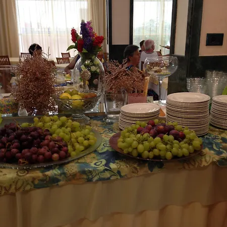 Lazzarini Hotel 3*