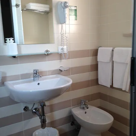 Lazzarini 3*