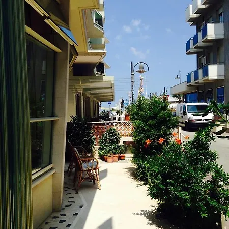 Lazzarini 3* Bellaria – Igea Marina