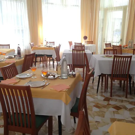 Otel Lazzarini 3*